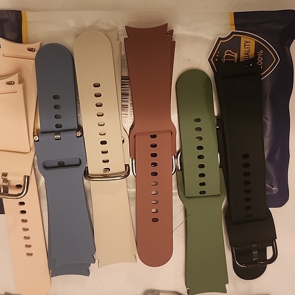 11 Assorted Samsung Galaxy Watch  Bands. Selling As 1 Lot - Picture 2 of 5